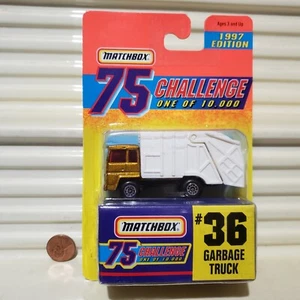 Camión de basura Matchbox 1997 Gold Challenge 75 #36 desnudo en C9 NuMint BublPk - Imagen 1 de 3