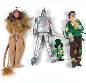 Lote Muñeca Ken Mago de Oz Mattel Años 90 De Colección León Espantapájaros Tinman Mayor Munchkin - Imagen 1 de 14