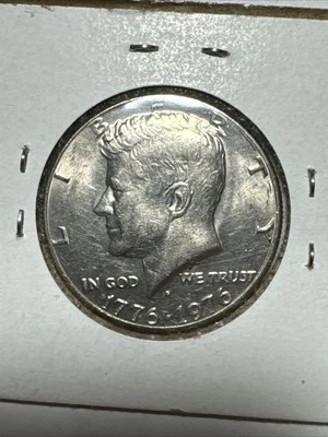 1976 D Kennedy Half Dollar Error.  Missing ‘HA’ In Independence Hall. - Image 1 of 4
