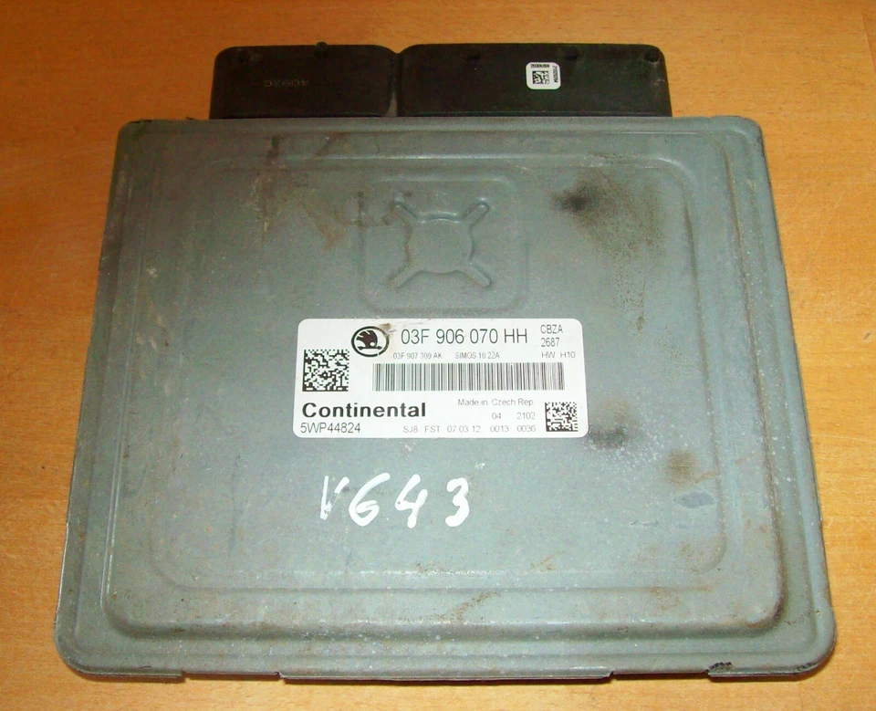 Centralina motore Skoda Fabia II 1.2 TSI CBZA 03F906070HH 5WP44824 07.03.2012 - Immagine 1 di 1