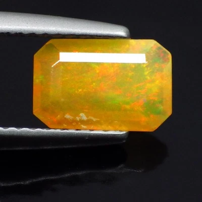 0.94 Cts GLAMOROUS EMERALD (8 x 5 mm) RAINBOW COLORS PLAY SOLID WELO FACET OPAL - Image 1 of 4