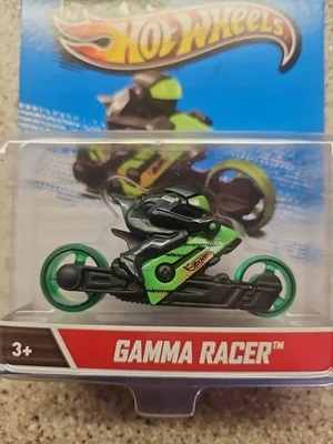 Hot Wheels 2012 Gamma Racer con motociclista verde y negro MONMC  Foto 1 de 4
