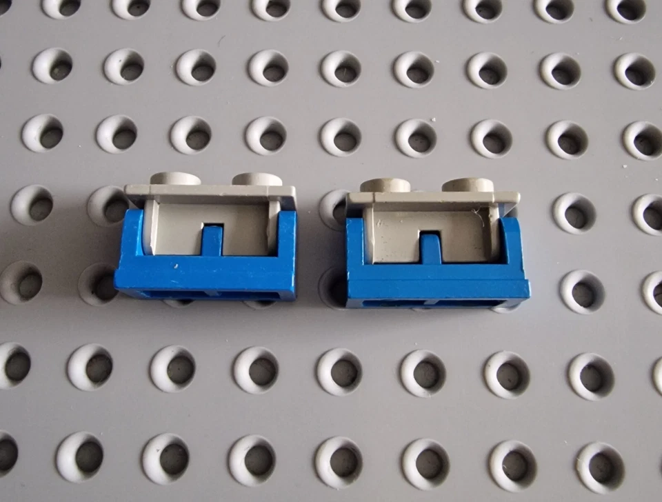 LEGO Kippscharnier Klappstein Scharnier 1x2 grau blau hinge 3937 3938 B005 - Bild 1 von 1