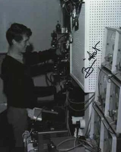 Doctor Who Autograph: BRIAN HODGSON (Radiophonics Workshop) Signed Photo - Imagen 1 de 1