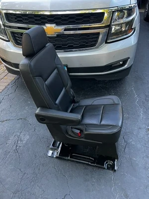 Chevy Suburban 2016 - piloto, asiento capitán - cuero, calefacción, usado Foto 1 de 4