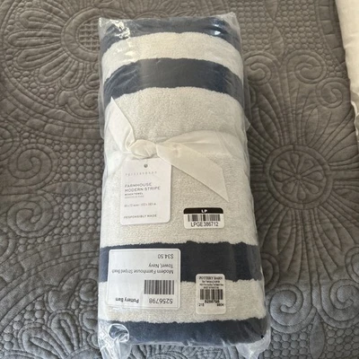 ¡NUEVO! Pottery Barn Moderna Granja Rayas Beach Town en Azul Marino 40" X 72" Foto 1 de 4