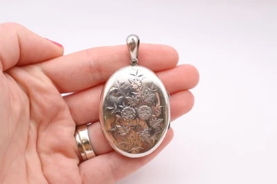 Antique Victorian Silver Photograph Locket Pendant Hallmarked Birmingham 1876 - Image 1 of 4