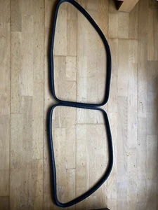 Ford Escort Mk3 & MK4 Rear Quarterlight Rubbers Fixed Brand New Pair - Picture 1 of 1