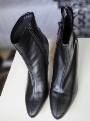 Impo stretch Women's boots Nevada size 8M gently worn Cute! - Image 1 of 4