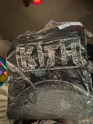 Manta tapiz Kith Spider Man Marvel en mano lista para enviar Foto 1 de 3