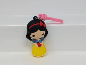 Disney SNOW WHITE Monogram 3D Figural Clip Keychain, w/ Apple, Pink Key Clip - Picture 1 of 5