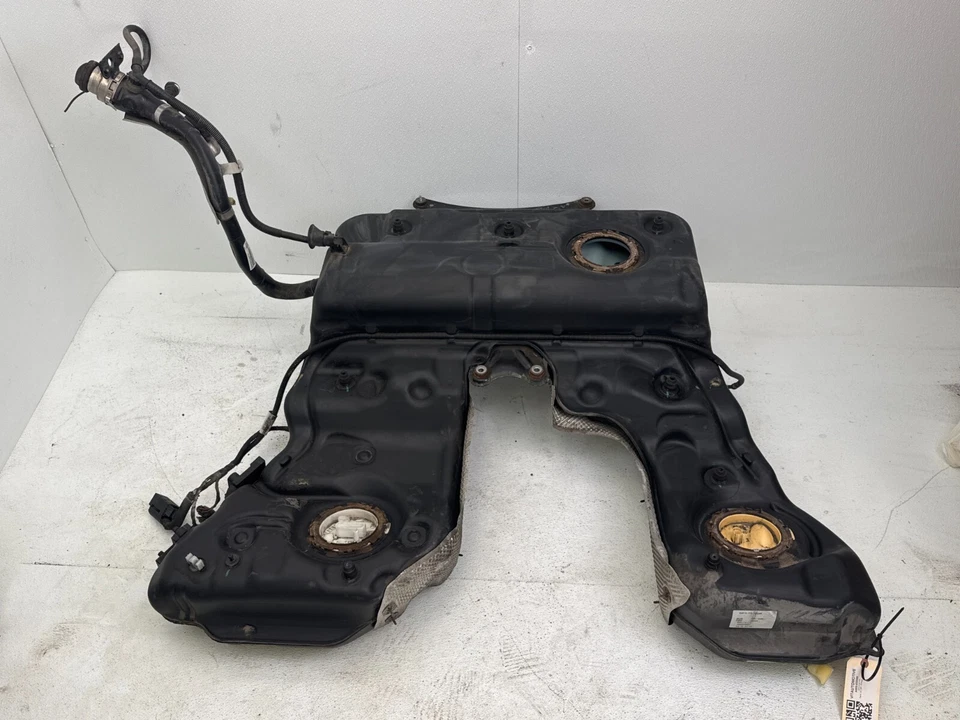 Audi A8L Quattro 2011-2018 depósito de combustible de gasolina OEM Foto 1 de 4