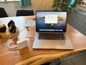 MacBook Pro 16’ Touch Bar intel i9 16gb ram 1tb ssd - Photo 1/8