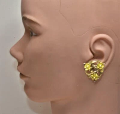 Vintage Unterschriebene CORO Goldfarbene Gelbe Emaille BLUMEN Clip-On Ohrringe - Bild 1 von 2