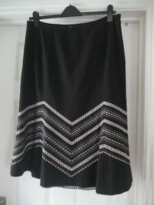 Black Embroidered Skirt Ladies Size 16 George Collection Unusual A-Line Skirt - Picture 1 of 10