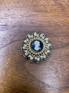 Vintage Coro Cameo White & Black Rhinestone Brooch Gold Tone Small 1 1/4” Pin - Picture 1 of 8
