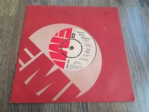 THE FLYS - WAIKIKI BEACH REFUGESS 7" A1 B1 1978 EMI EX - Picture 1 of 4