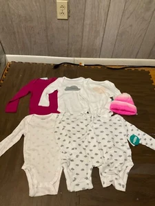 Babykleidung Paket. Mädchen/Unisex 12 Monate. Body, Wolken, Herz, rosa 7 Teile. - Bild 1 von 4