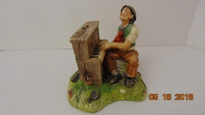 70' Naturecraft Congleton England Handpainted Stonecraft Figurine-man play piano - Picture 1 of 11