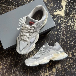 New Balance - 9060 Unisex Sneaker - Rain Cloud Castlerock White - 39,5 - NEU  - Bild 1 von 9