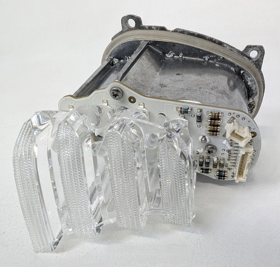 Левый светодиодный индикатор BMW 3 4 M серии F80 F32 F33 F36 F82 F83 7379839 - Изображение 1 из 3