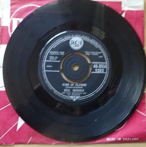 NEIL SEDAKA--KING OF CLOWNS--WALK WITH ME--1962--VINYL 45-V/G+EX - Picture 1 of 1