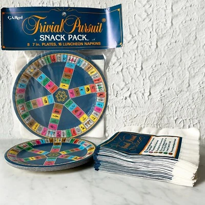 Trivial Pursuit Snack Pack Años 80 De Colección 19 Platos y 42 Servilletas Nuevo Antiguo Stock Foto 1 de 4