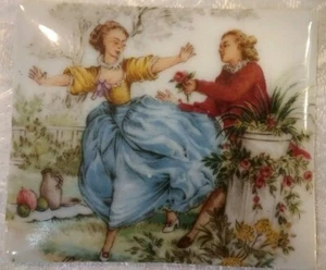 Antike Limoges Frankreich handbemalte Fliese Liebesszene TOLLES URLAUBSGESCHENK - Bild 1 von 4