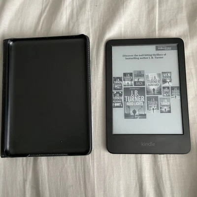 Amazon Kindle 11th Gen 16GB C2V2L3 Wi-Fi 6" - BLACK With Dark Mode & Ads - Image 1 of 4