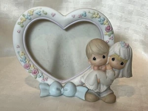 Precious Moments 2000 Vintage Heart Frame Bride Groom Porcelain 5x6.5" - Picture 1 of 3