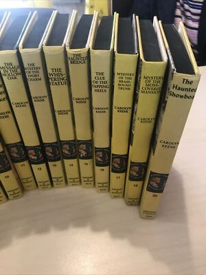 Vtg. Nancy Drew Lot of 17 Books by Carolyn Keene 1, 3-6, 8-18, 35 Very Good HC Foto 1 de 4
