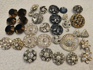 Vintage Mixed Lot 30+ Fancy Rhinestone Glass Lucite Buttons Crafting - Picture 1 of 8