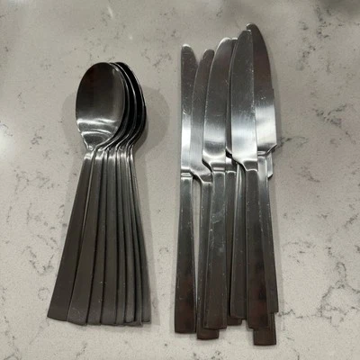 Cambridge Cali Ropa plana de acero inoxidable 16 piezas Cucharas de sopa Cuchillos de repuesto Foto 1 de 4