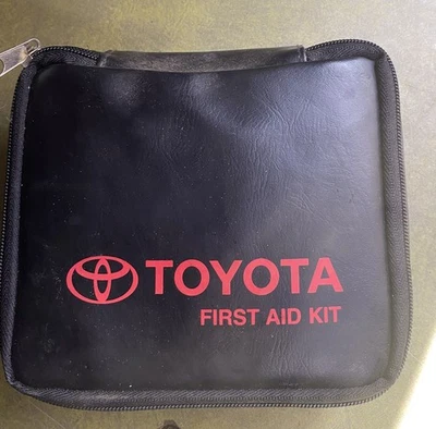 04 Toyota Prius First aid Kit With Case  - Image 1 of 3