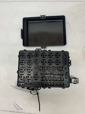 Caja de fusibles motor Dodge Challenger 21 22 23 Foto 1 de 4