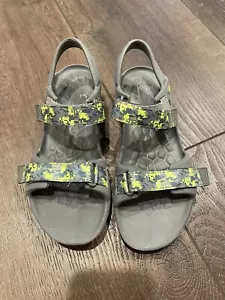 Merrell Boys Sandals Size Kids 5 - Picture 1 of 6
