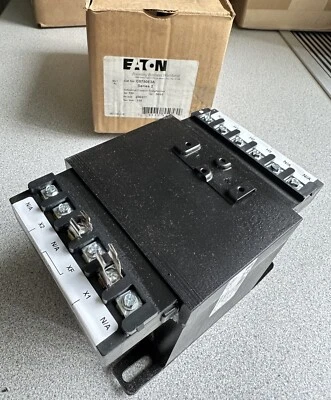 NOVO transformador de controle Eaton C0750E3A 208/277V 50/60Hz tensão secundária: 120 - Imagem 1 de 4