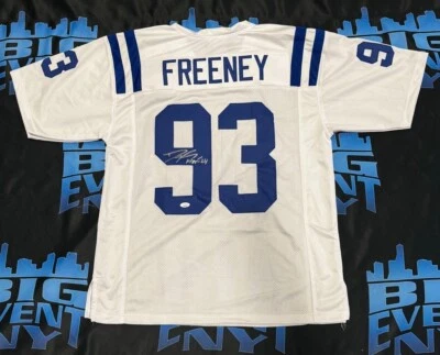 Camiseta Dwight Freeney autografada branca estilo profissional com HOF - Prova *Preta - Imagem 1 de 4