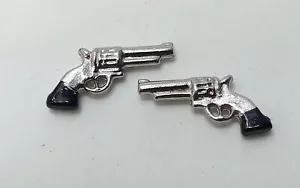 2 Miniatur Pistolen aus Metall, Dekoration für 1:12 Puppenhaus. 2,3 cm. - Bild 1 von 1