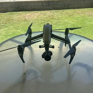 DJI inspire 2 x5s Professional Cinema Drone w/ 2 Controllers, 2 iPads & CaseCas - Picture 1 of 5