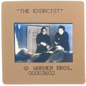 L'ESORCISTA Linda Blair 1973 35 mm stampa foto diapositiva battaglia sacerdoti scena - Foto 1 di 2