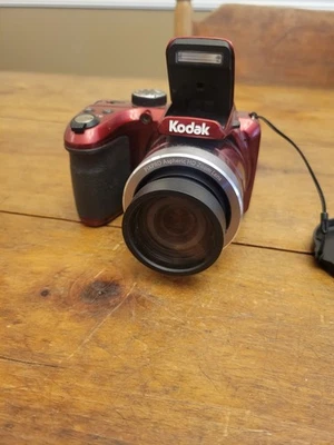 KODAK PIXPRO AZ401 Digital Camera 16MP 40X Optical Zoom - Image 1 of 4