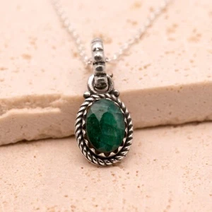 925 Sterling Silver Green Emerald Gemstone Ladies Vintage Pendant Necklace Gift - Picture 1 of 5