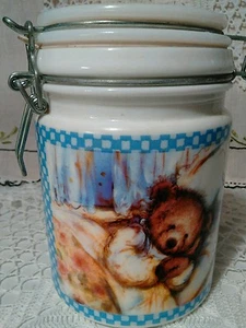 Vintage Hallmark Gourmet Gifts Ceramic Decorated Canister Sleeping Bear - Picture 1 of 5