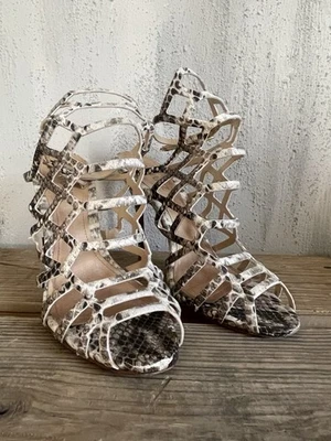 Sapatos de couro stiletto sexy com estampa de animais SCHUTZ tamanho 7 biqueira aberta - Imagem 1 de 4