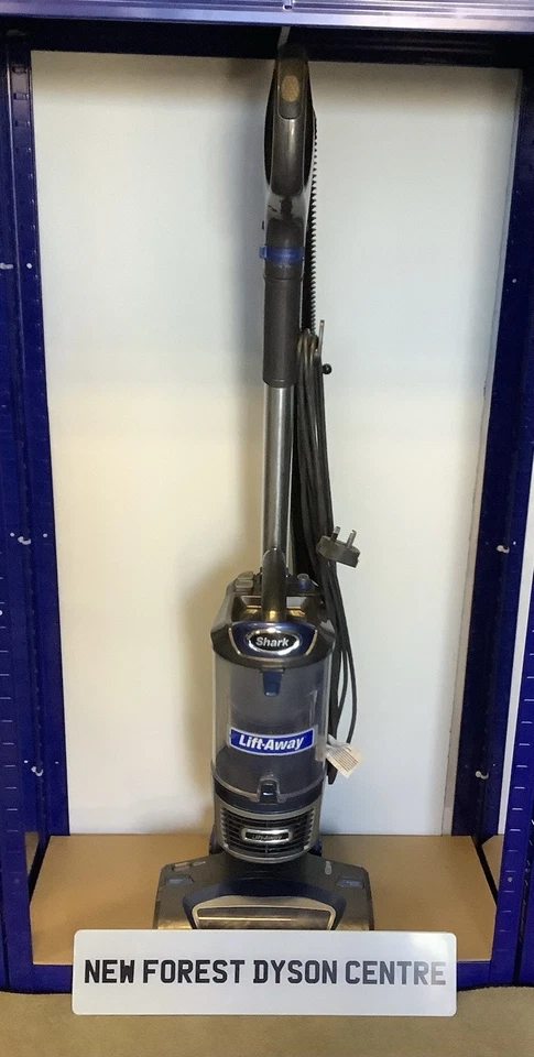 Shark NV601UK Lift Away Vacuum Cleaner Upright Corded Clean - Image 1 of 1