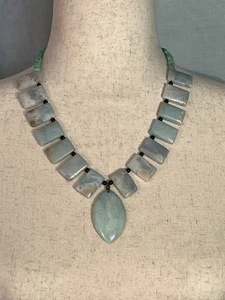 Feier des natürlichen Aquamarins, Halskette mit Kordel, schwarze Jade Zwischenperlen - Bild 1 von 11