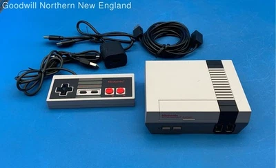 Nintendo NES Classic Edition CLV-001 Mini Video Game Console Bundle Tested/Reset - Image 1 of 4