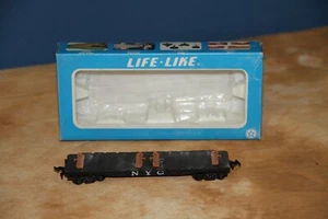Life-Like HO 40' Circus Flat Car NYC schwarz Kunststoff montiert - Bild 1 von 2