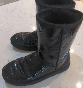 UGG Australia Black Women's Boots S/N 5868 With Matching Sheepskin Lining Size 7 - Picture 1 of 9